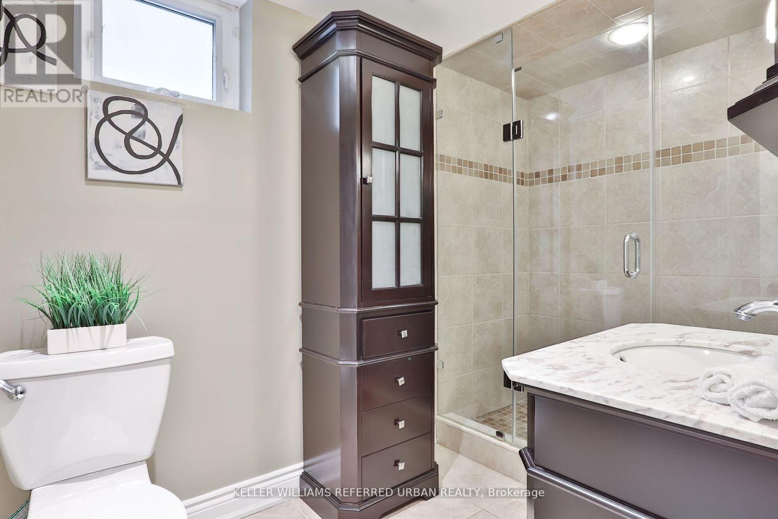 Lower - 12 Firthway Court, Toronto, Ontario  M3B 2K2 - Photo 7 - C12267744