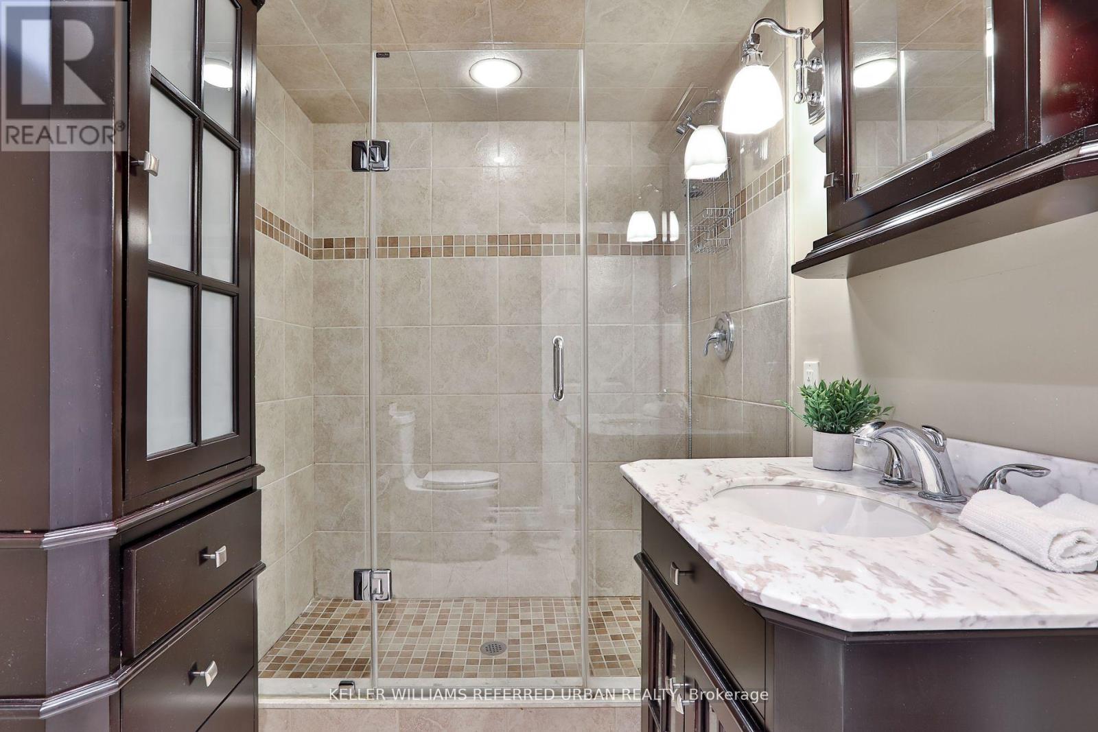 Lower - 12 Firthway Court, Toronto, Ontario  M3B 2K2 - Photo 8 - C12267744