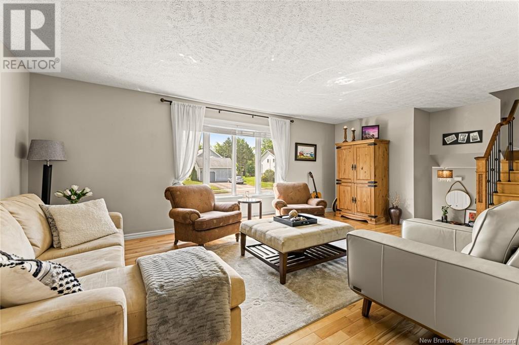 Property at 143 White Oak Terrace image 3