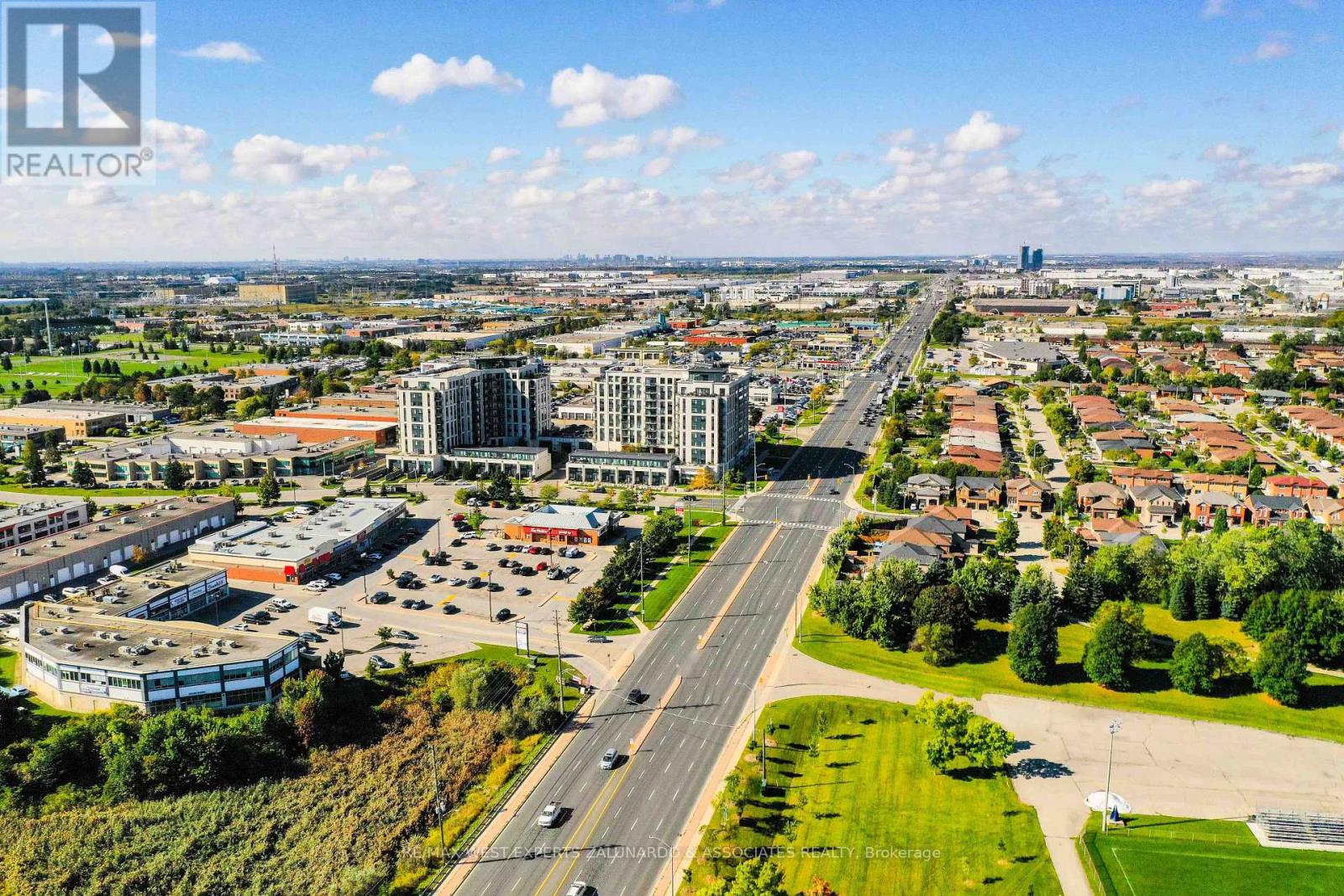 C202 - 5299 Highway 7 Road, Vaughan (Vaughan Grove), Ontario  L4L 1T4 - Photo 32 - N12267738
