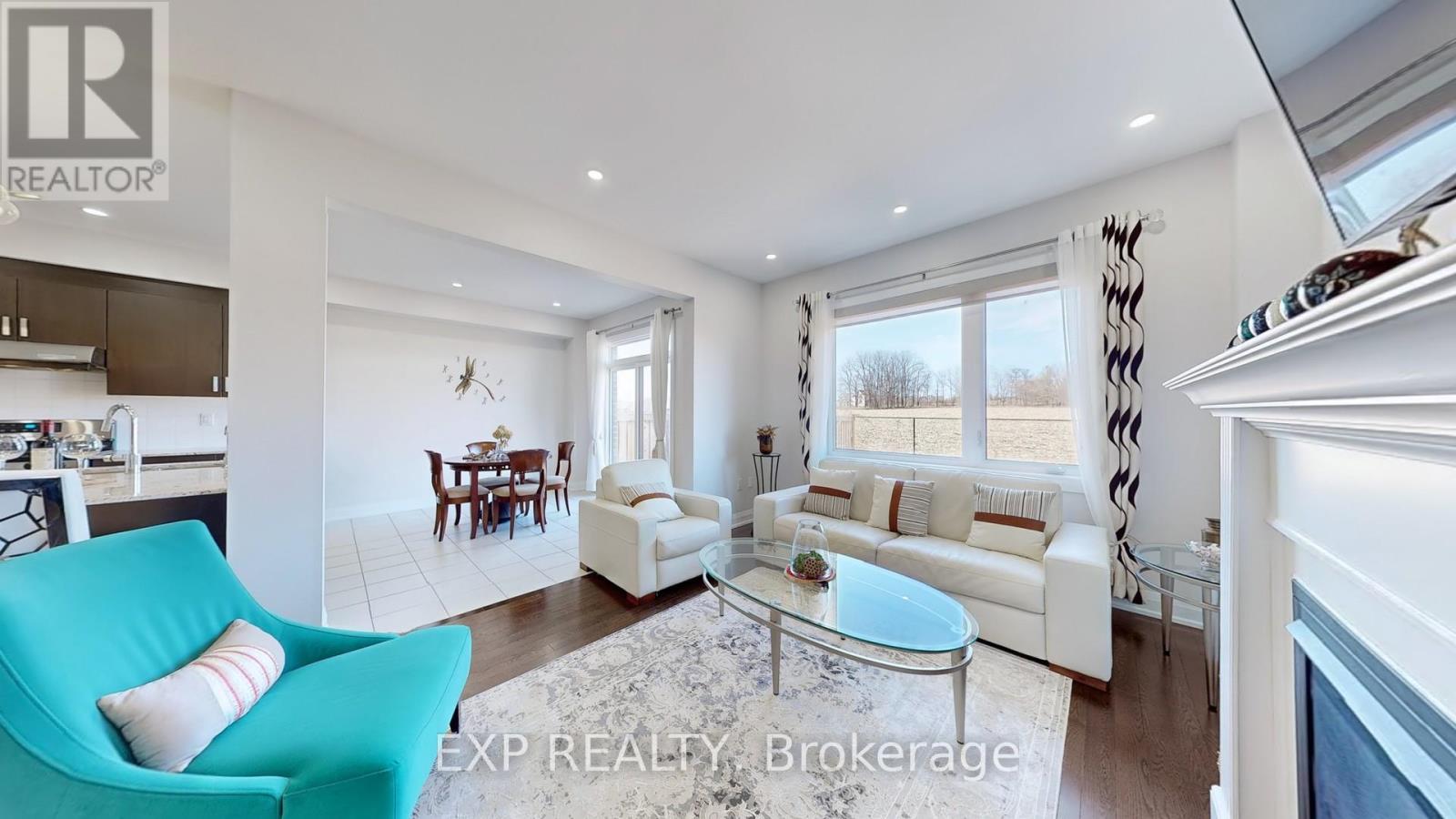 Property at 44 FESTIVAL COURT S image 4