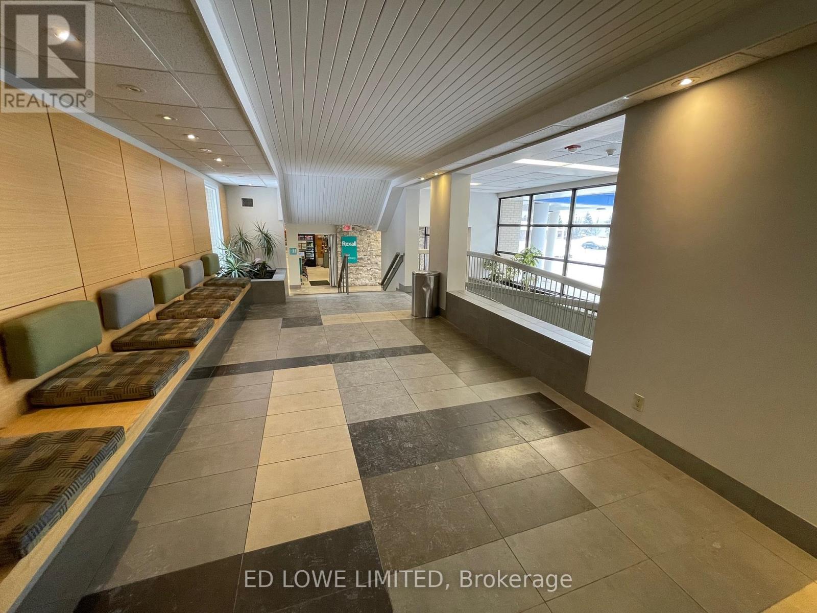 206e - 121 Wellington Street W, Barrie, Ontario  L4N 1L2 - Photo 6 - S12267719