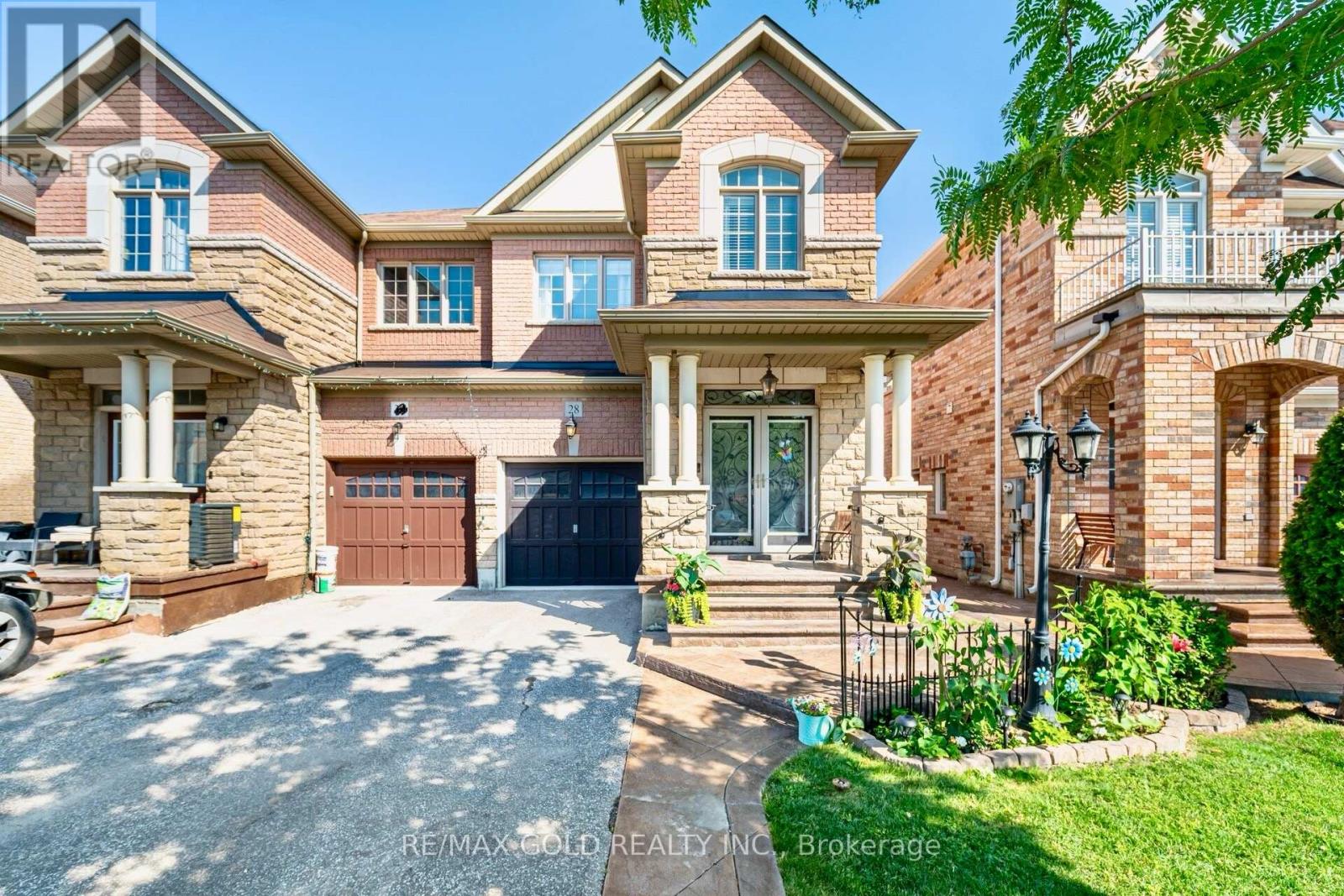 Property at 28 VERSAILLES CRESCENT image 1