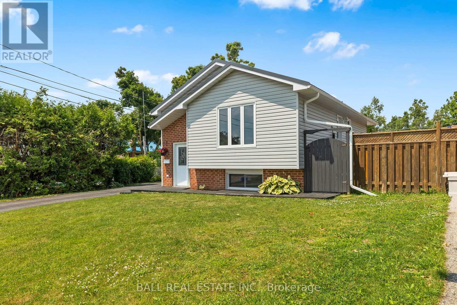Property at 2 HAZEL STREET image 3