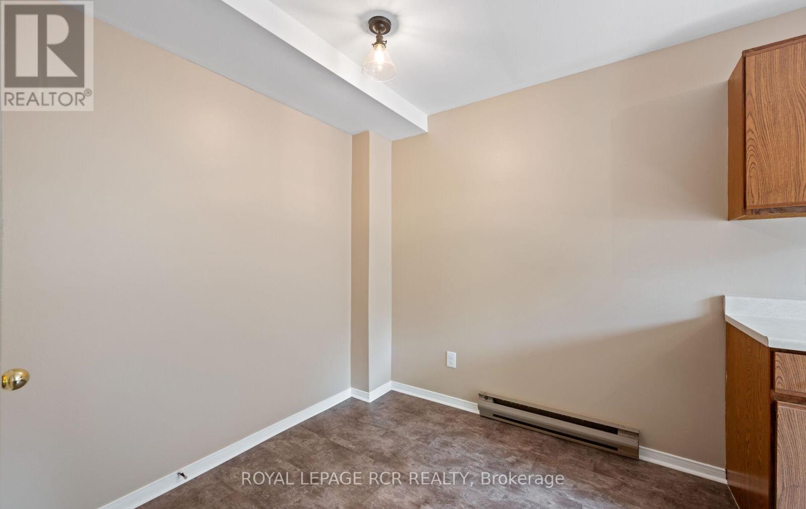 12 - 4 Cedar Drive, Orangeville, Ontario  L9W 2X6 - Photo 13 - W12267737