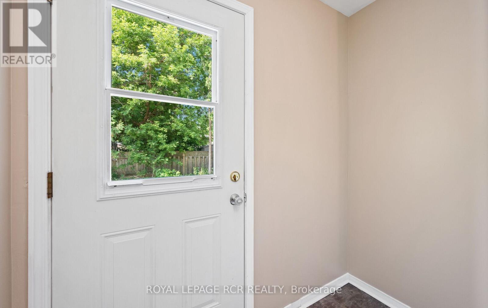 12 - 4 Cedar Drive, Orangeville, Ontario  L9W 2X6 - Photo 4 - W12267737
