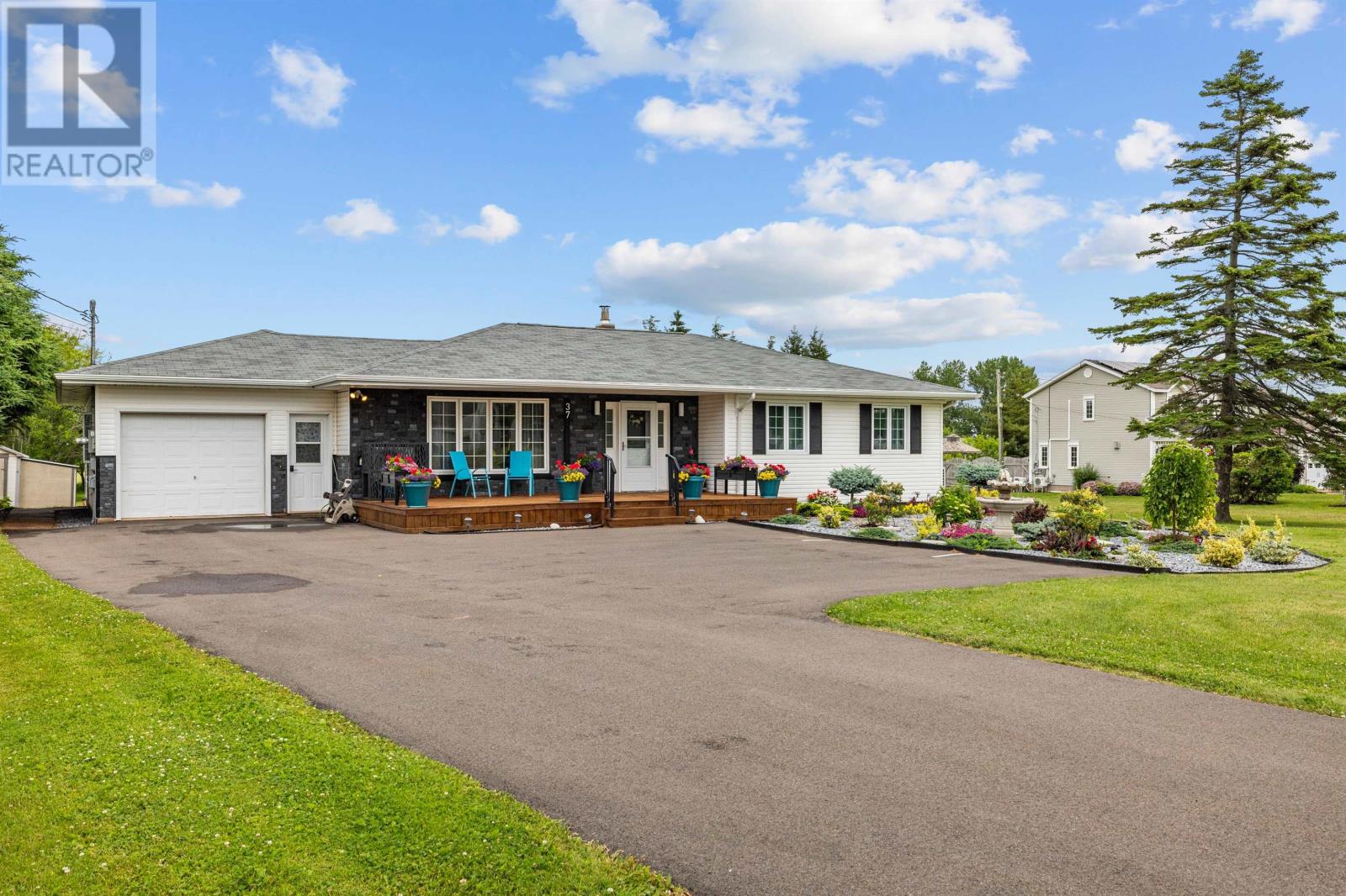 37 Lady Slipper Drive North, Miscouche, Prince Edward Island  C0B 1T0 - Photo 1 - 202516825