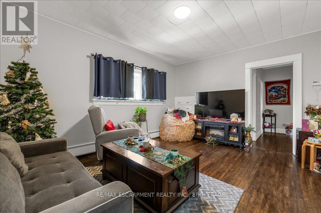 Property at 79 BURGAR STREET image 5