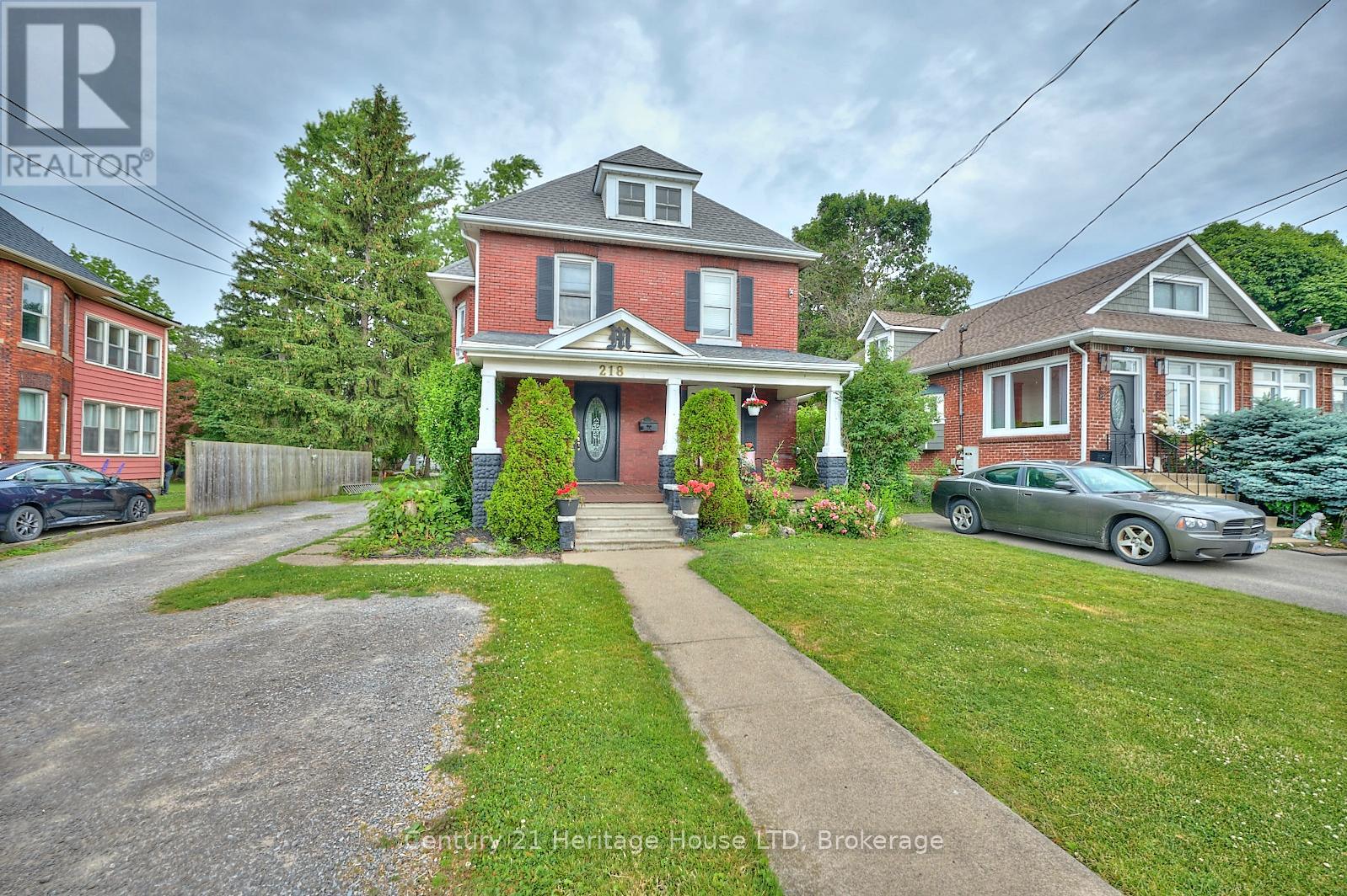 218 Phipps Street, Fort Erie, Ontario  L2A 2V5 - Photo 3 - X12267859
