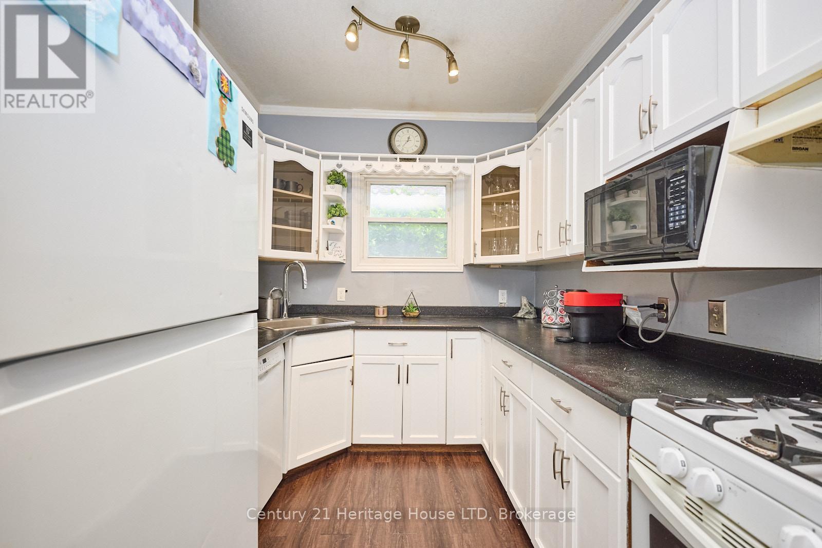 218 Phipps Street, Fort Erie, Ontario  L2A 2V5 - Photo 7 - X12267859