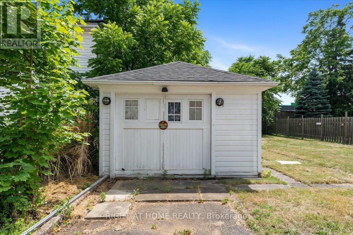 6372 Maitland Avenue, Niagara Falls, Ontario  L2G 1R4 - Photo 4 - X12267803