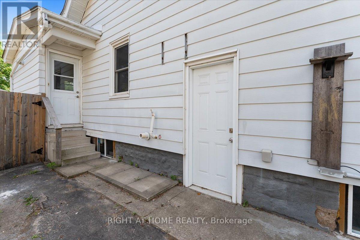 6372 Maitland Avenue, Niagara Falls, Ontario  L2G 1R4 - Photo 5 - X12267803