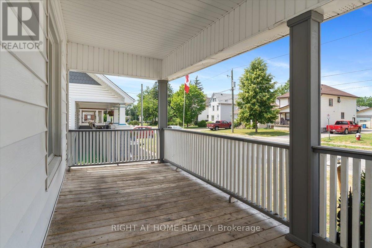 6372 Maitland Avenue, Niagara Falls, Ontario  L2G 1R4 - Photo 7 - X12267803