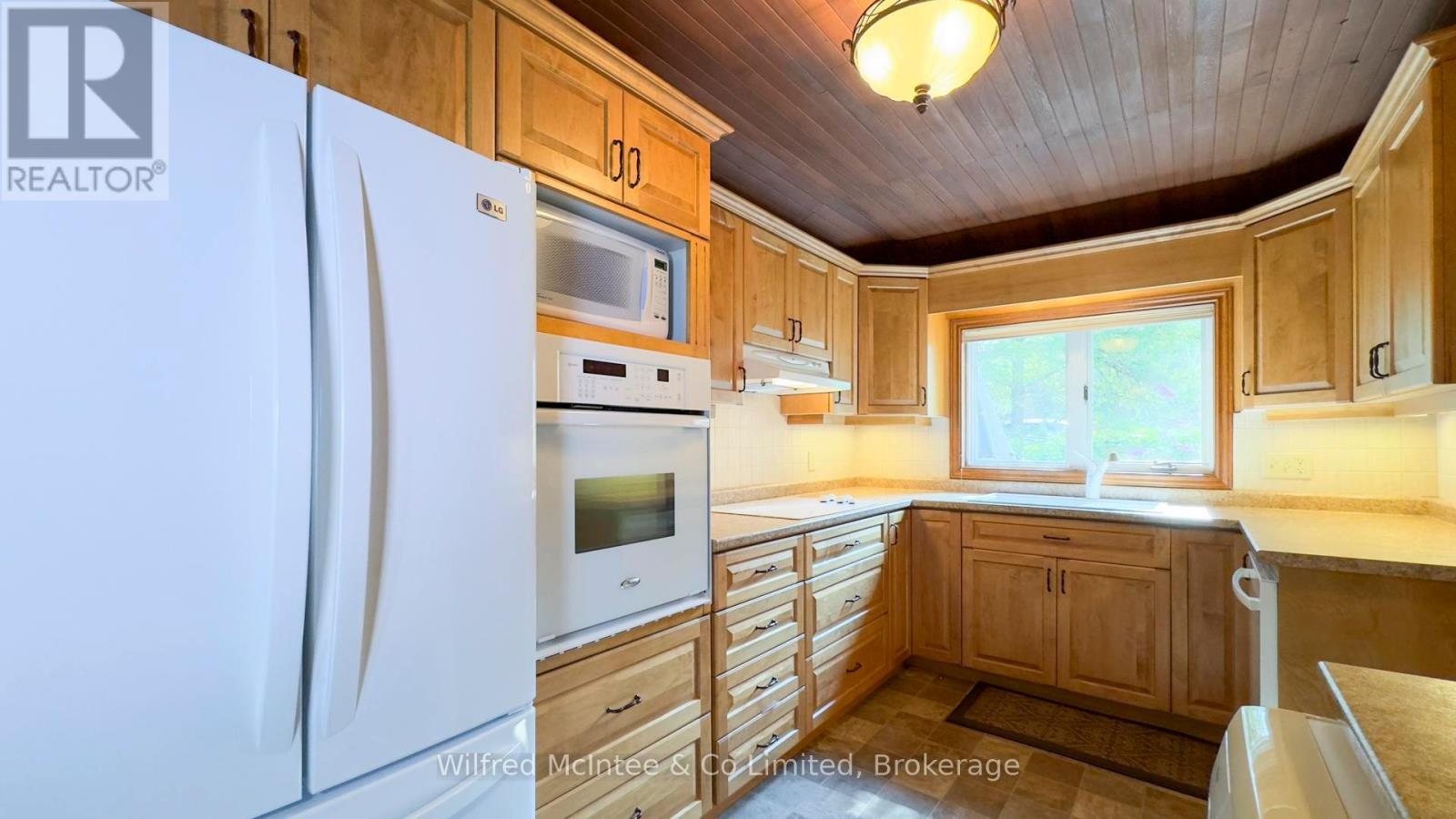 606 Izzard Road, Saugeen Shores, Ontario  N0H 2C5 - Photo 22 - X12026208