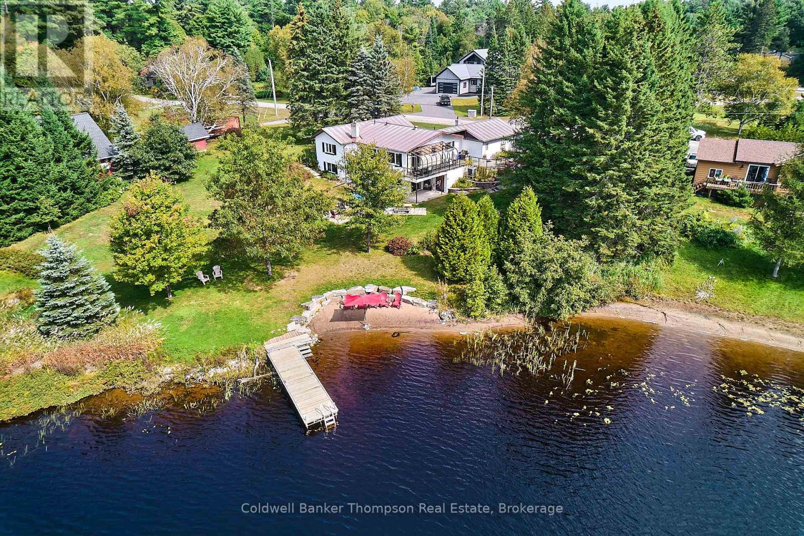 32 Beach Road, Huntsville, Ontario  P0B 1M0 - Photo 2 - X12267828