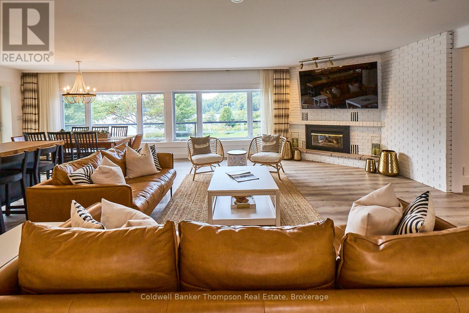 32 Beach Road, Huntsville, Ontario  P0B 1M0 - Photo 6 - X12267828