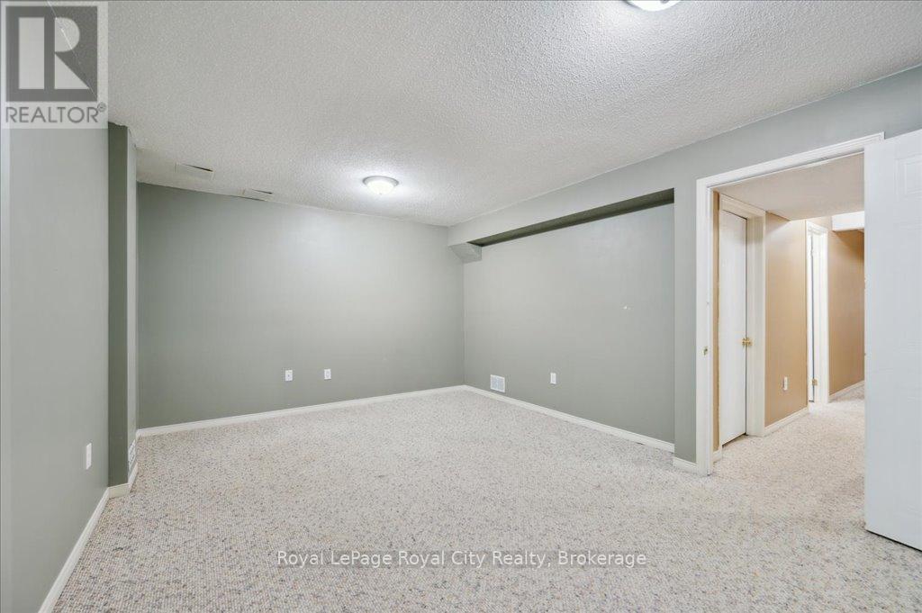 69 Roehampton Crescent, Guelph, Ontario  N1L 1M8 - Photo 39 - X12267857