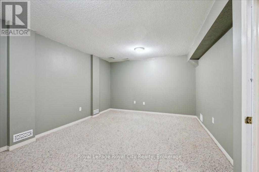 69 Roehampton Crescent, Guelph, Ontario  N1L 1M8 - Photo 40 - X12267857