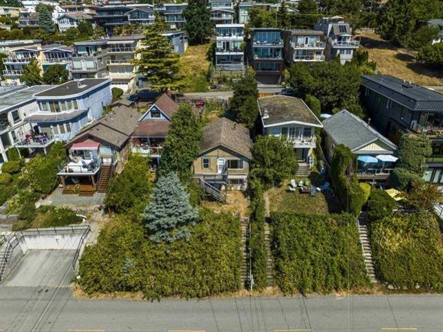 15253 Victoria Avenue, White Rock, British Columbia  V4B 1G7 - Photo 2 - R3023650