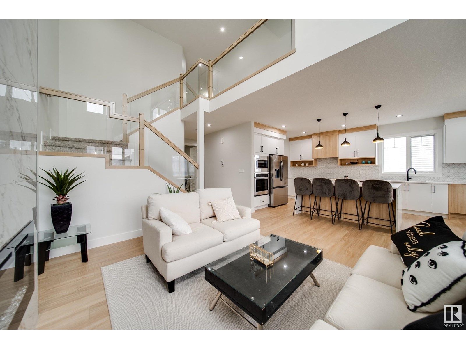 Property at 46 BAKER ST image 3