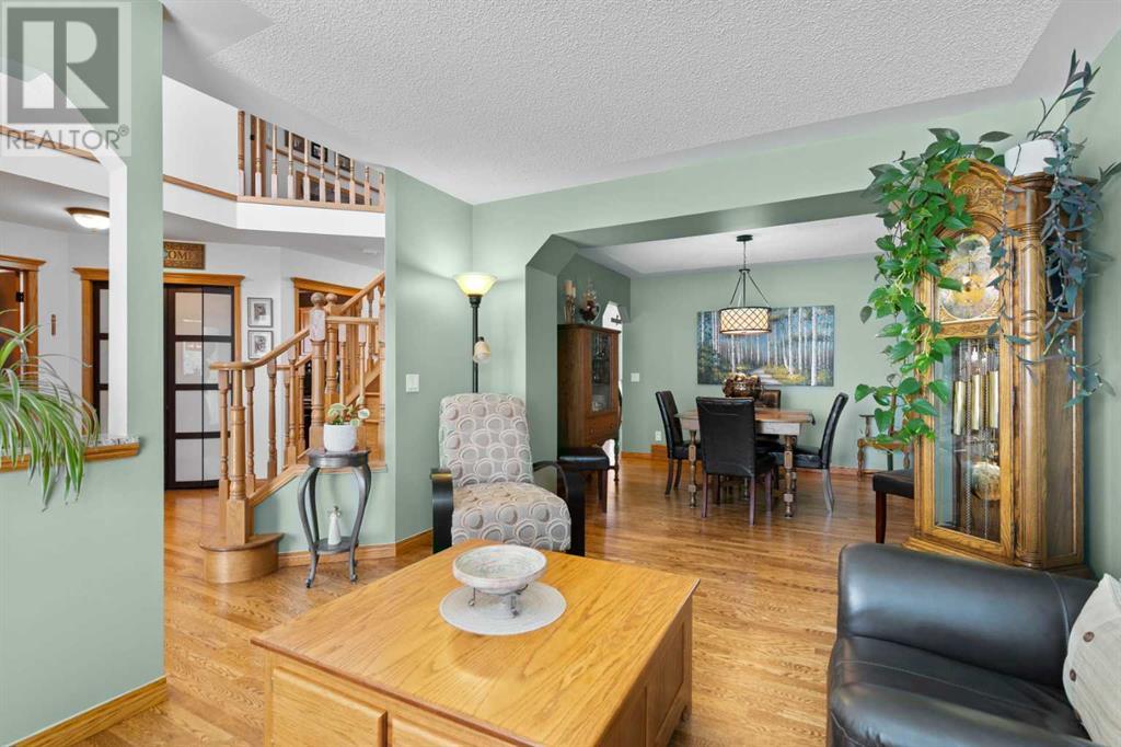 Property at 103 Diamond Court SE image 5