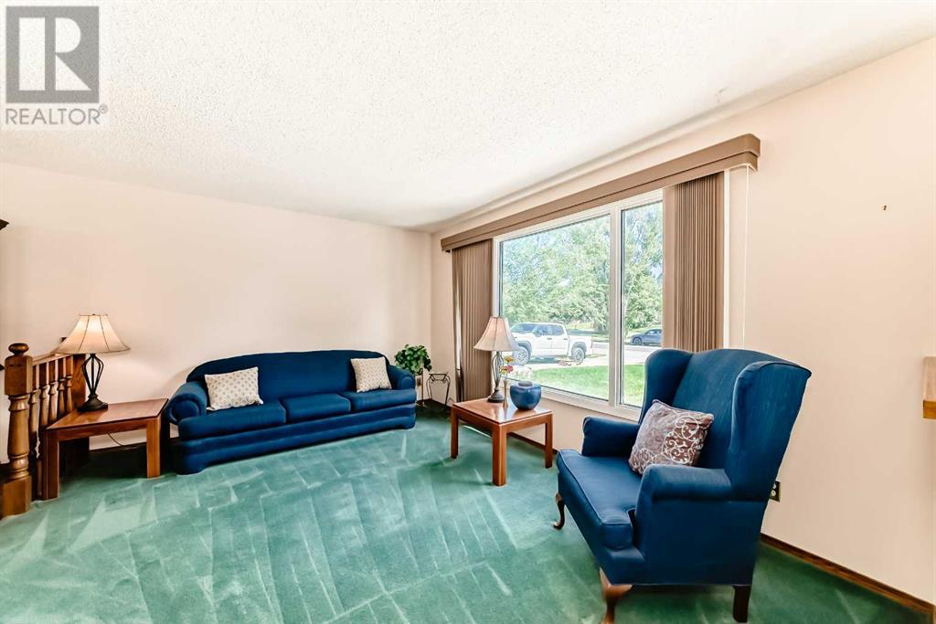 Property at 237 Queensland Place SE image 5
