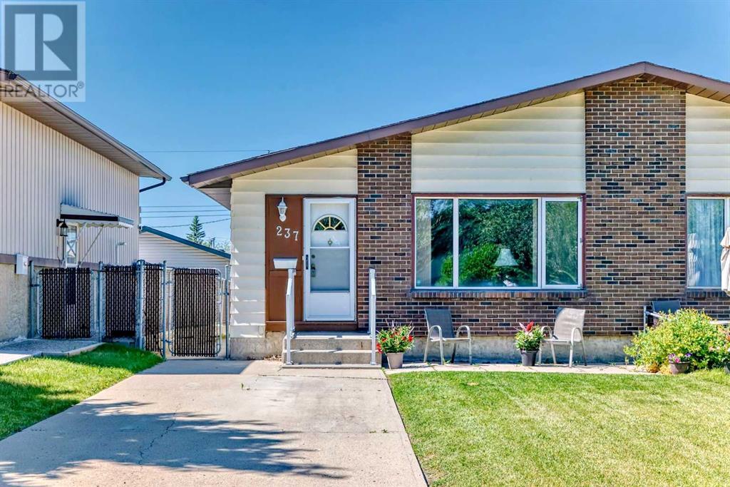 Property at 237 Queensland Place SE image 2