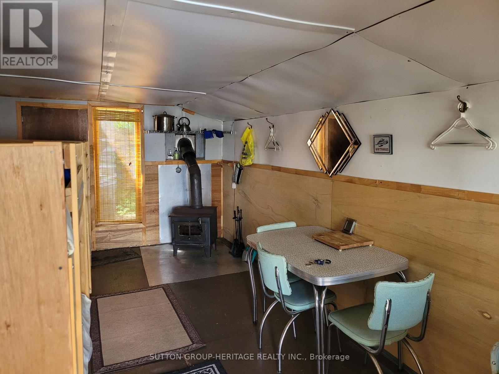 909 Ashby Lake Wa Road, Addington Highlands (Addington Highlands), Ontario  K0H 1L0 - Photo 18 - X12266620