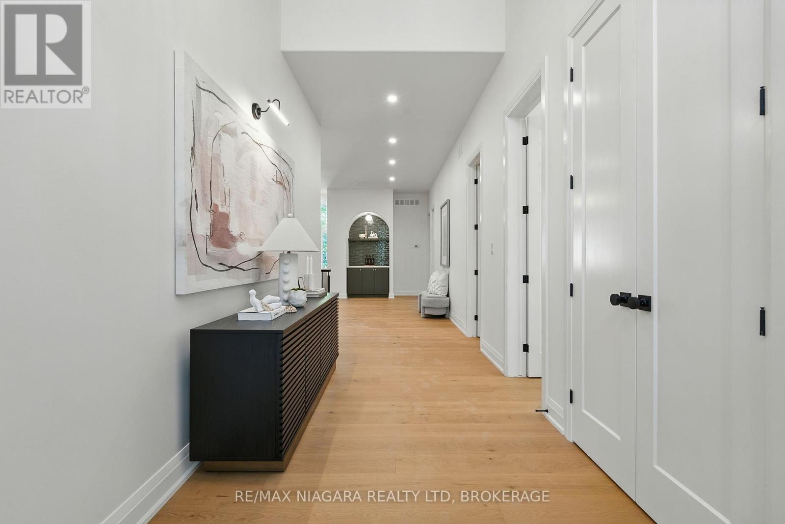 Property at 7 CIRCLE STREET image 3