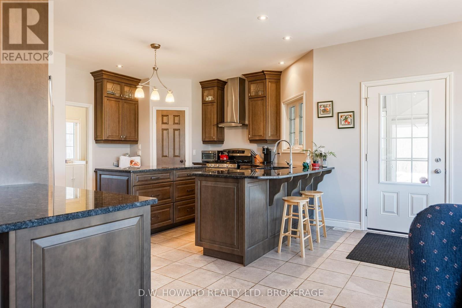 13853 Montrose Road, Niagara Falls, Ontario  L3B 5N1 - Photo 17 - X12268036