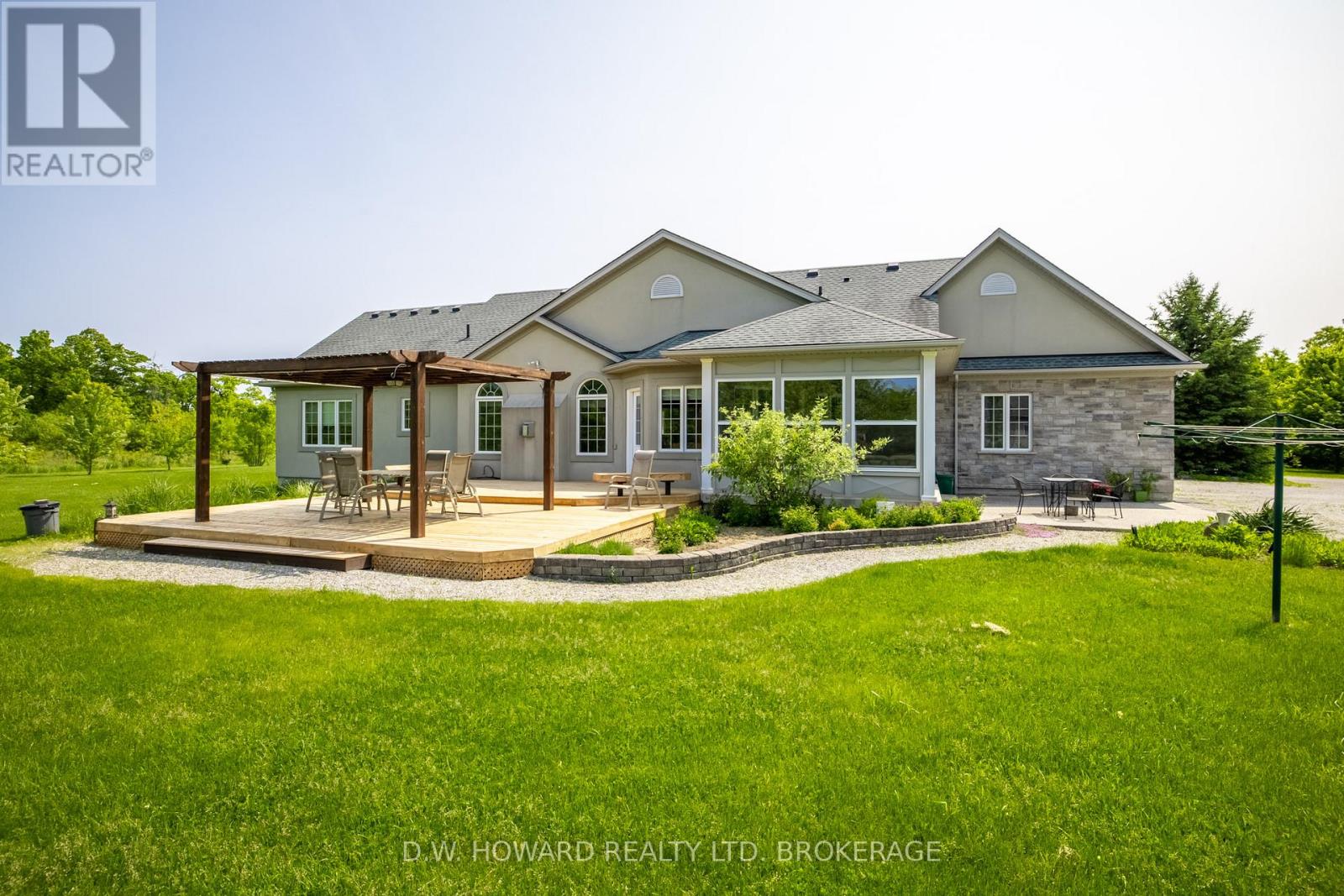 13853 Montrose Road, Niagara Falls, Ontario  L3B 5N1 - Photo 5 - X12268036