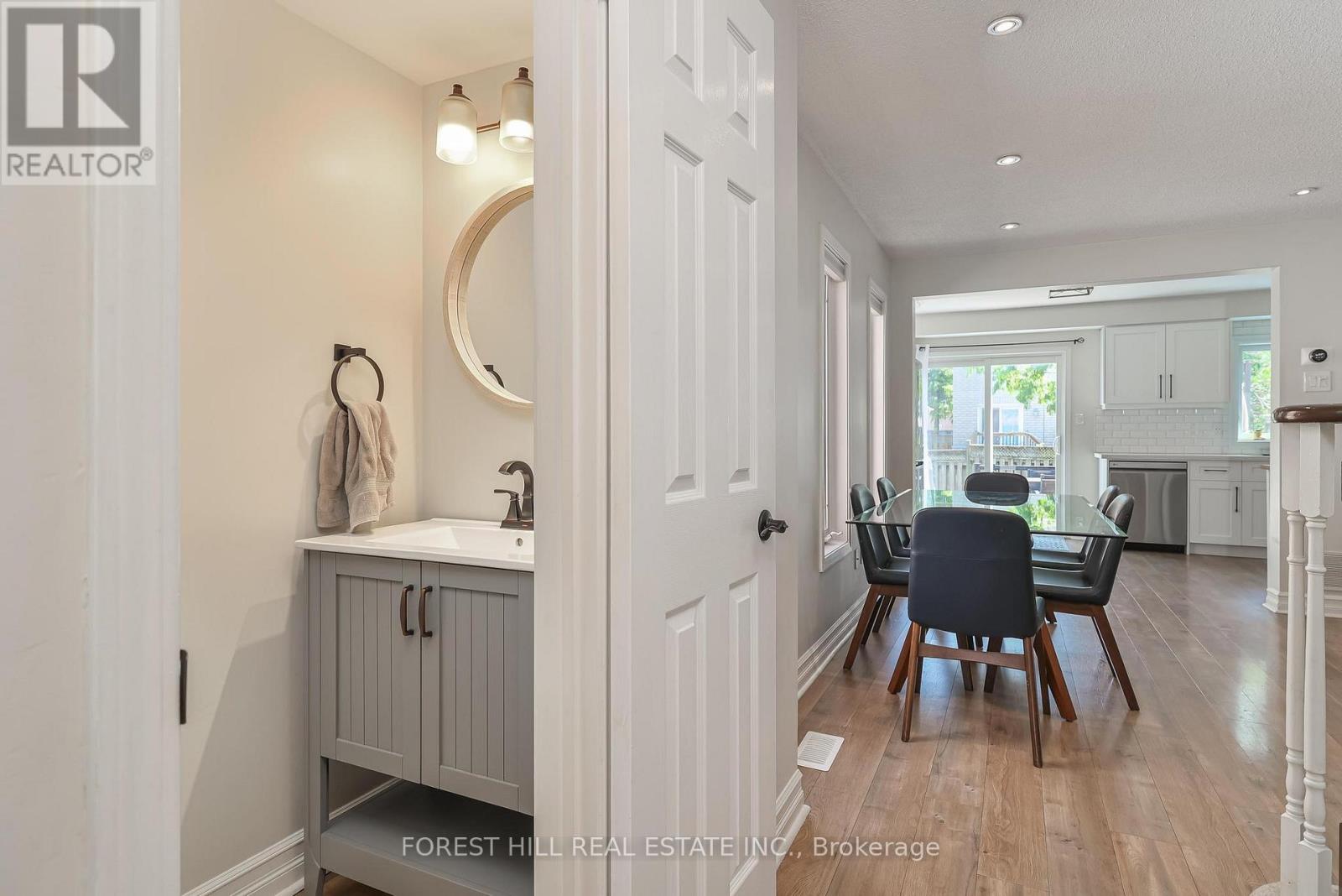 Property at 27 YELLOWOOD CIRCLE image 4
