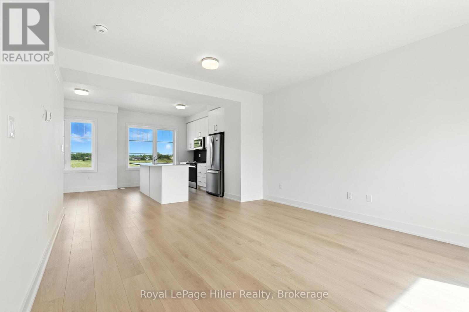 60 Balladry Boulevard, Stratford, Ontario N5A 6S6 - Photo 10 - X12267992