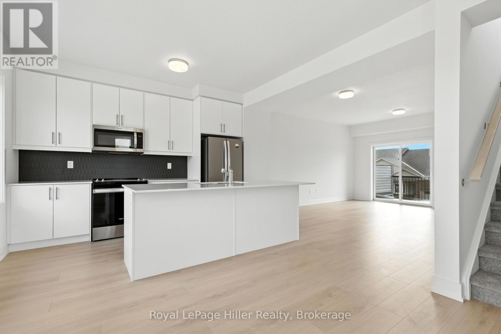 60 Balladry Boulevard, Stratford, Ontario N5A 6S6 - Photo 5 - X12267992