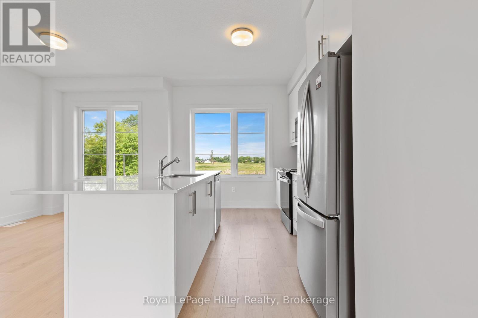 60 Balladry Boulevard, Stratford, Ontario N5A 6S6 - Photo 7 - X12267992