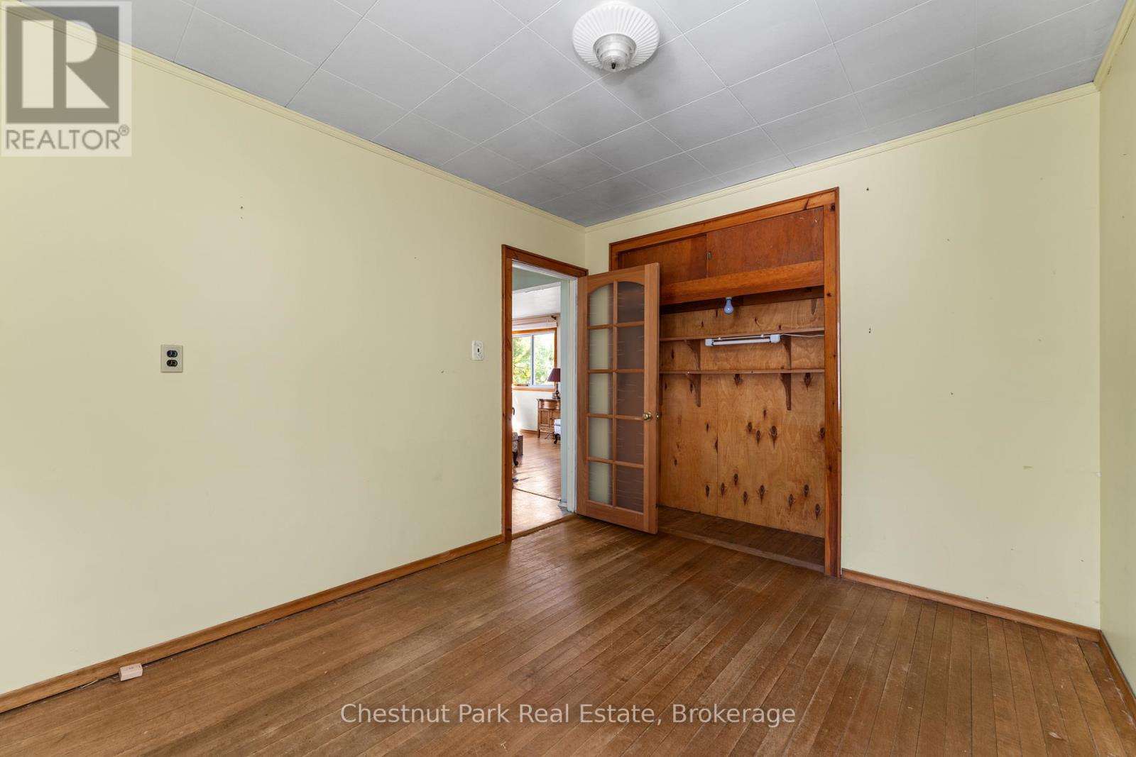 49 Beach Road, Huntsville, Ontario  P0B 1M0 - Photo 13 - X12268002
