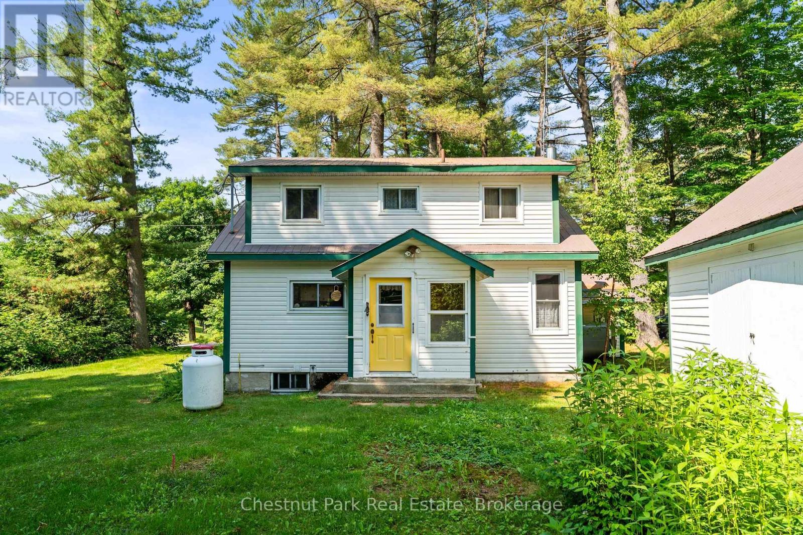 49 Beach Road, Huntsville, Ontario  P0B 1M0 - Photo 25 - X12268002