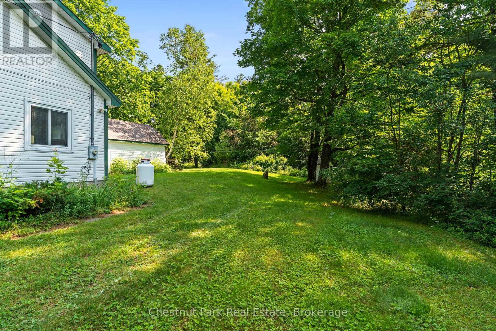 49 Beach Road, Huntsville, Ontario  P0B 1M0 - Photo 26 - X12268002
