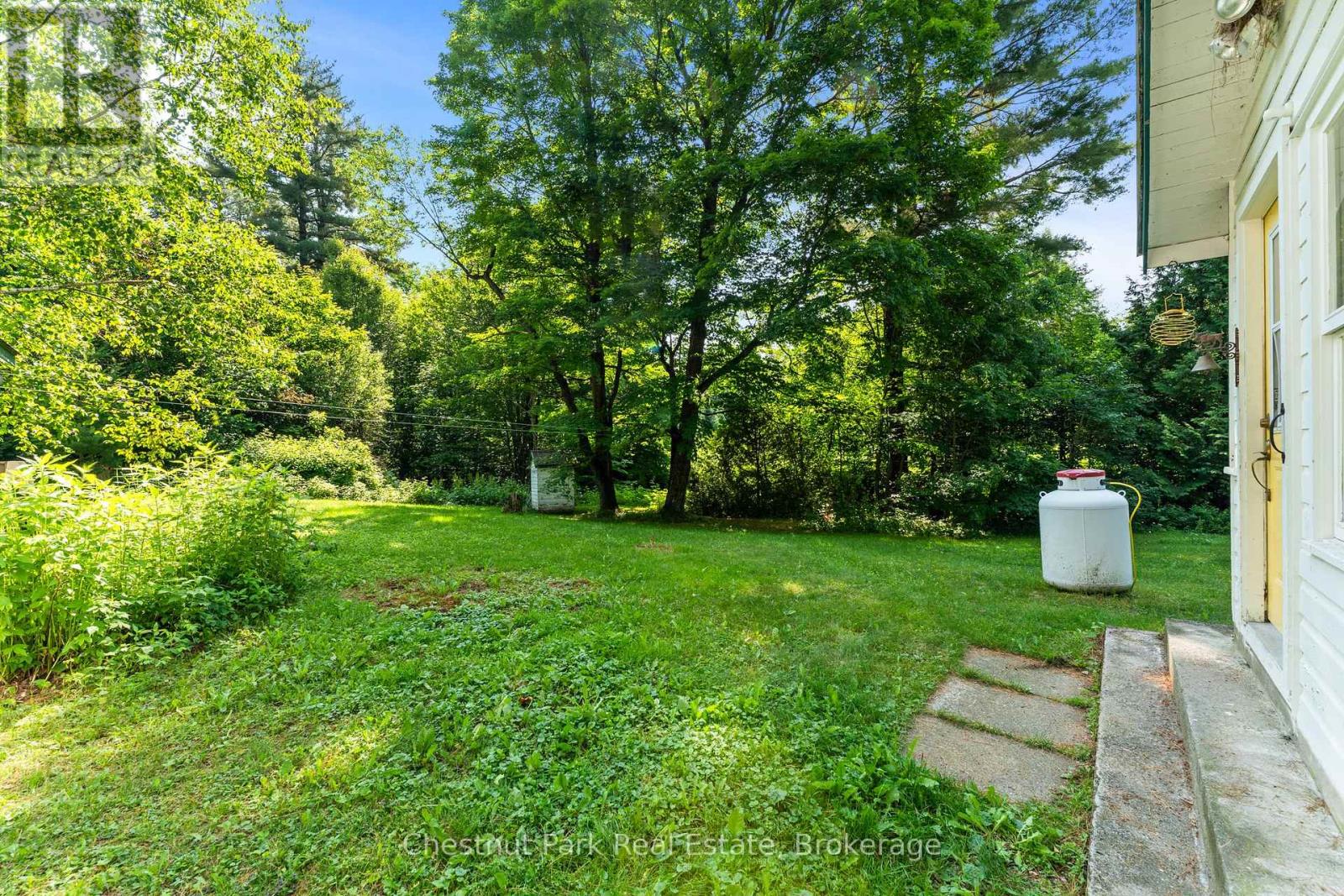 49 Beach Road, Huntsville, Ontario  P0B 1M0 - Photo 29 - X12268002