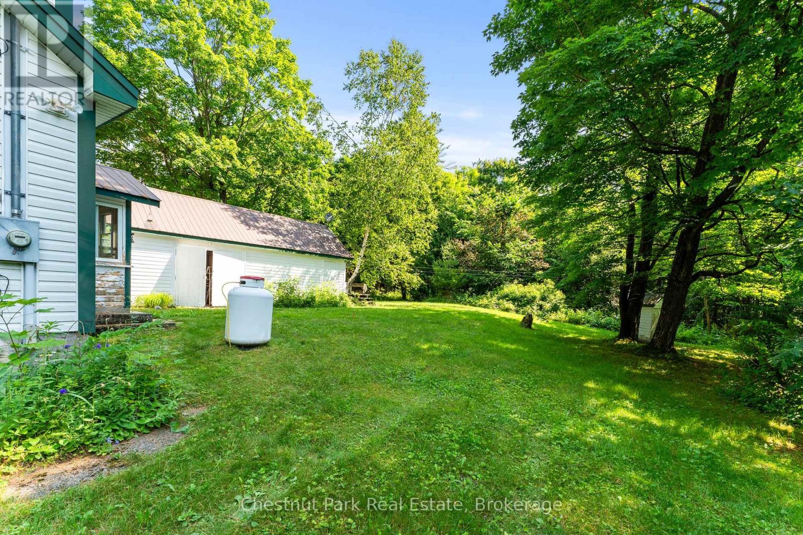 49 Beach Road, Huntsville, Ontario  P0B 1M0 - Photo 30 - X12268002