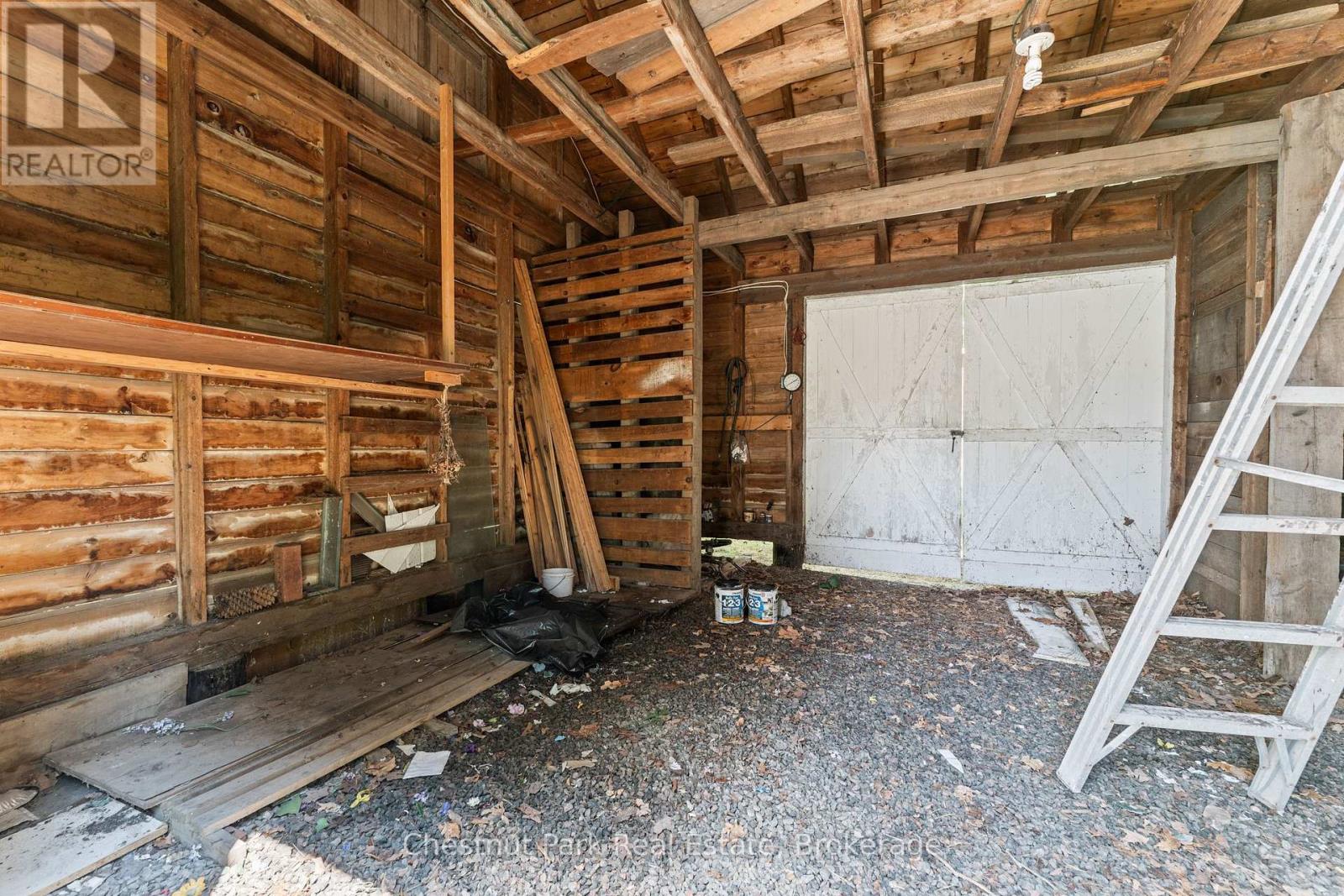 49 Beach Road, Huntsville, Ontario  P0B 1M0 - Photo 32 - X12268002