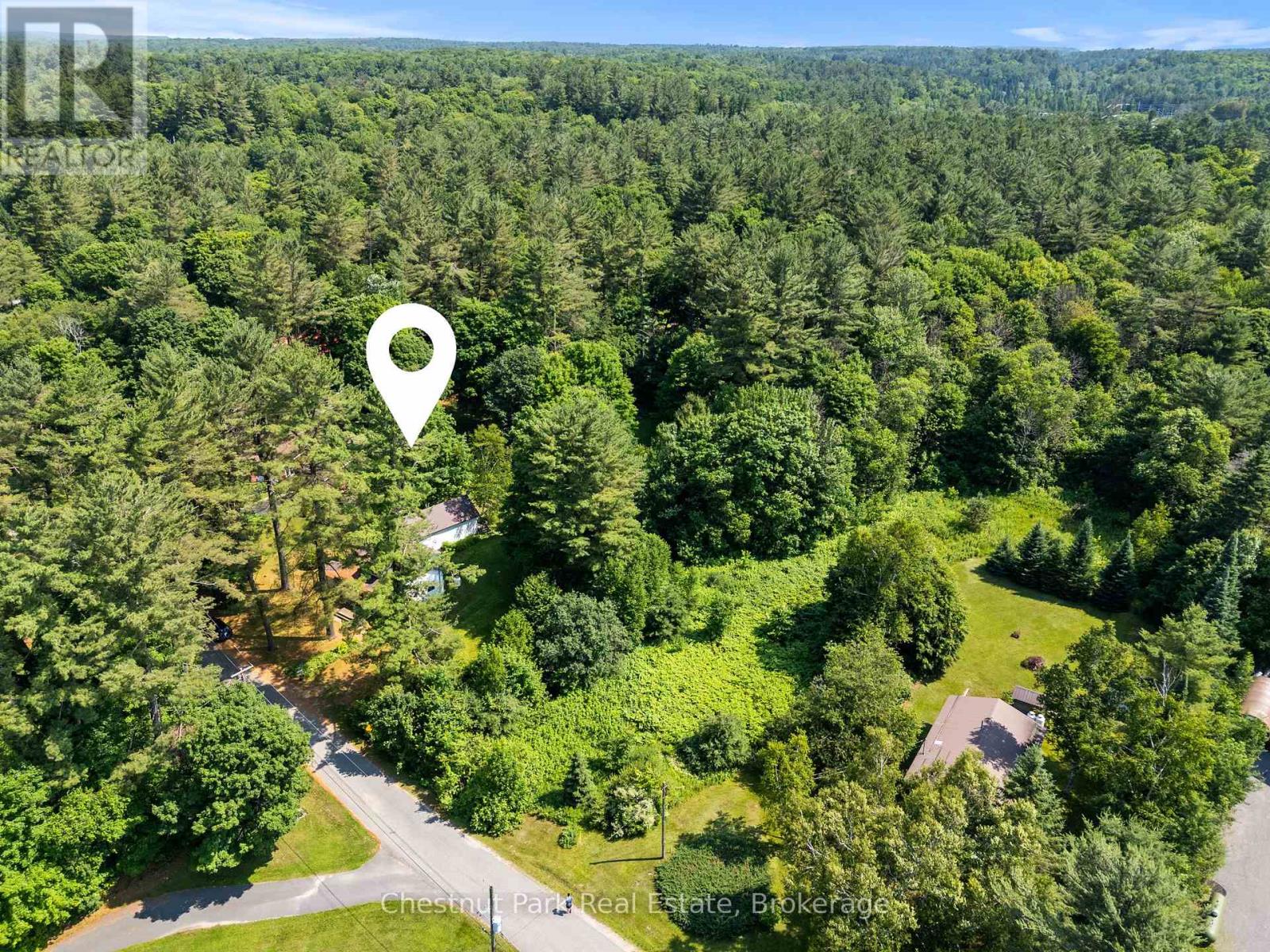 49 Beach Road, Huntsville, Ontario  P0B 1M0 - Photo 39 - X12268002