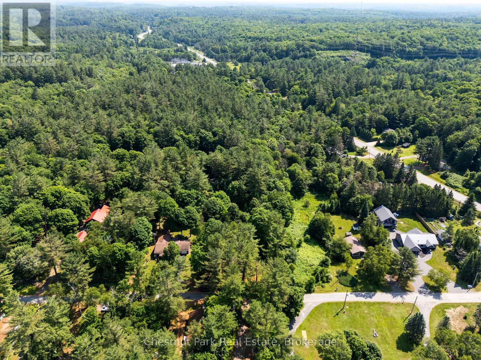 49 Beach Road, Huntsville, Ontario  P0B 1M0 - Photo 44 - X12268002