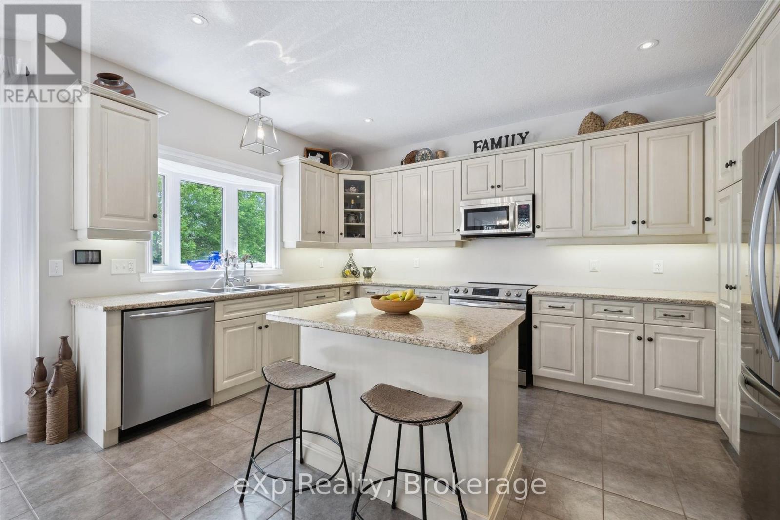 106 Bricker Avenue, Centre Wellington, Ontario  N0B 1S0 - Photo 20 - X12268024