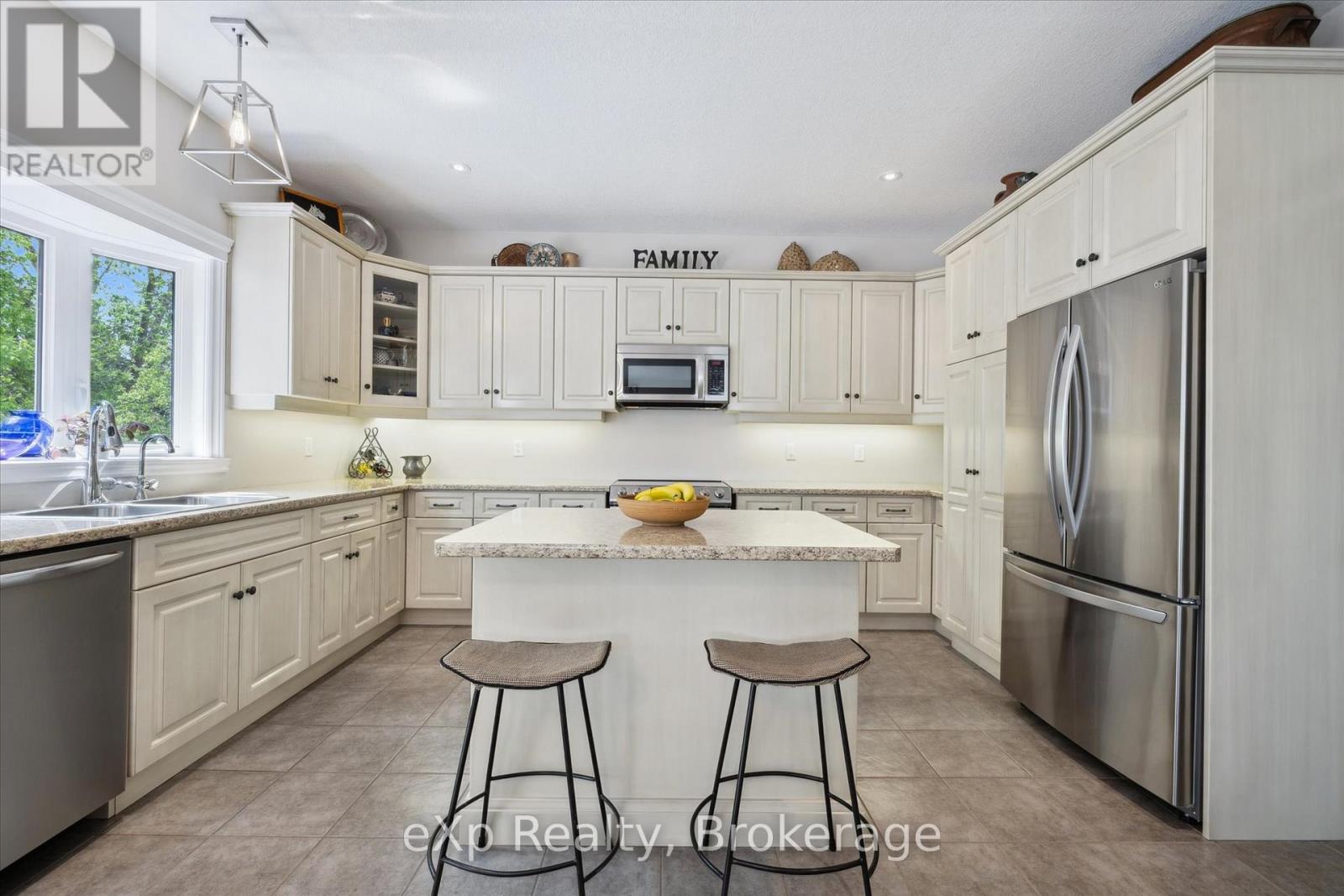 106 Bricker Avenue, Centre Wellington, Ontario  N0B 1S0 - Photo 21 - X12268024