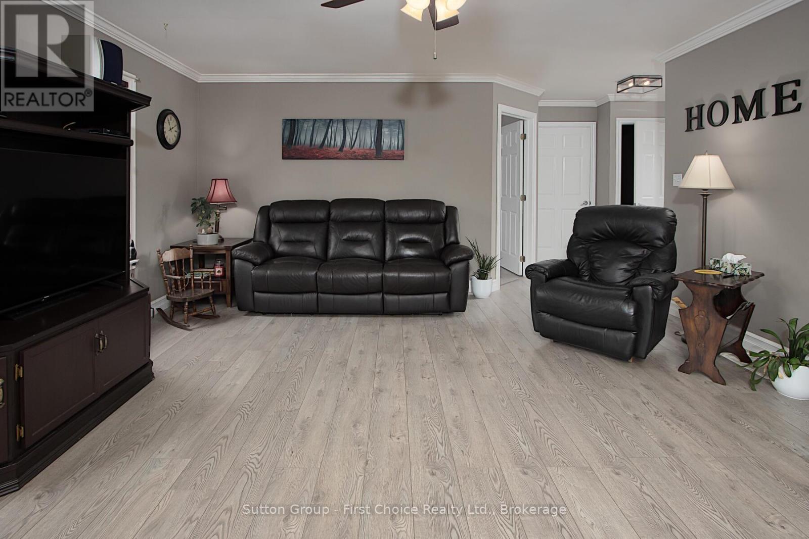 186 Waterloo Street W, South Huron, Ontario  N0M 1S2 - Photo 12 - X12268041