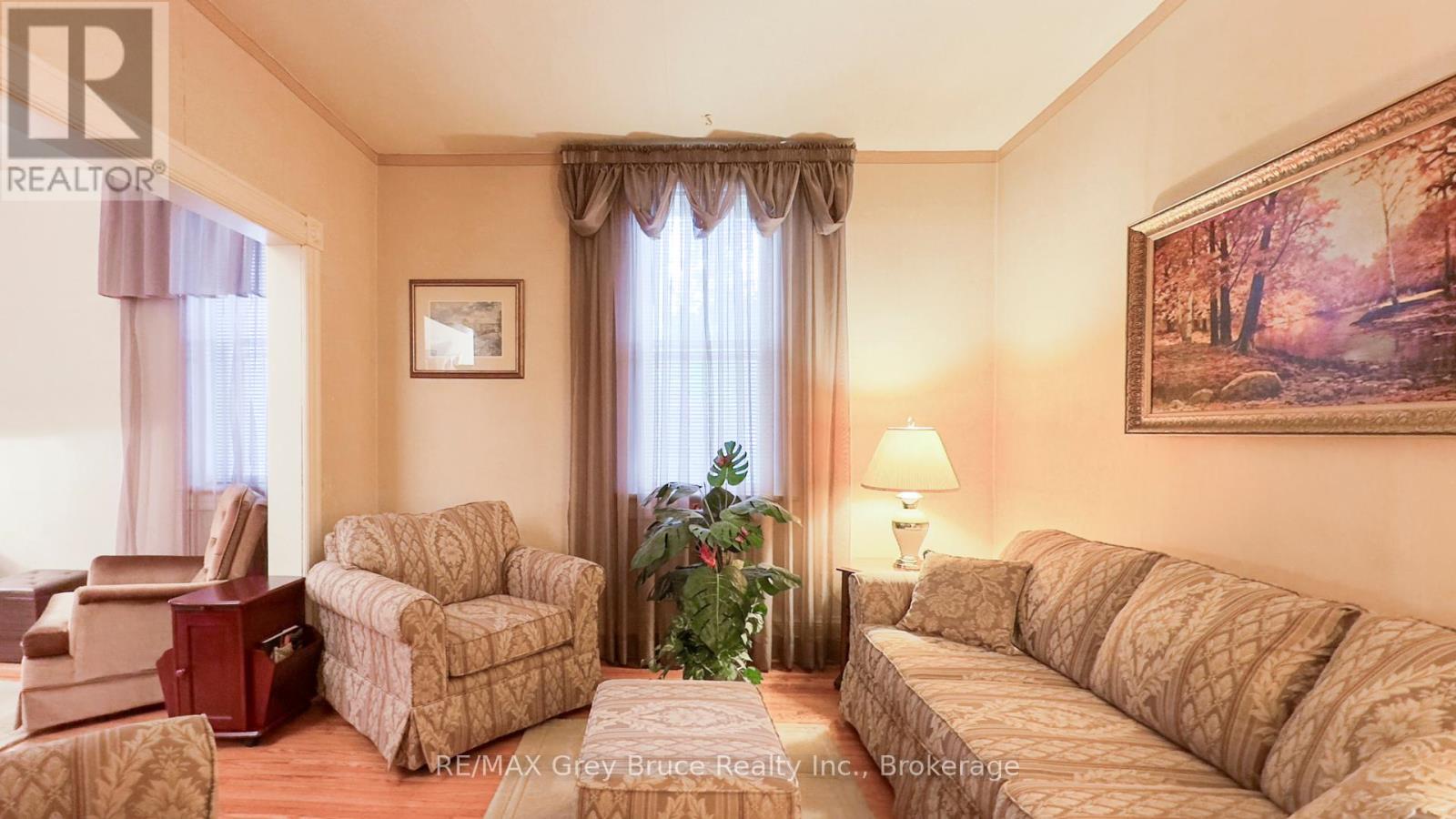 500064 Grey Road 12, West Grey, Ontario  N0C 1H0 - Photo 17 - X12268085