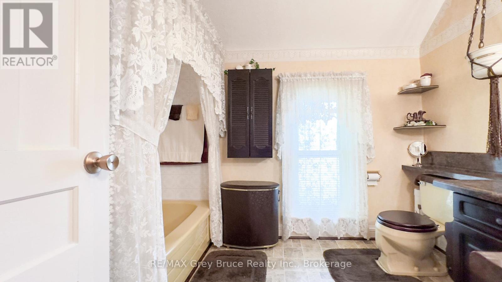 500064 Grey Road 12, West Grey, Ontario  N0C 1H0 - Photo 31 - X12268085