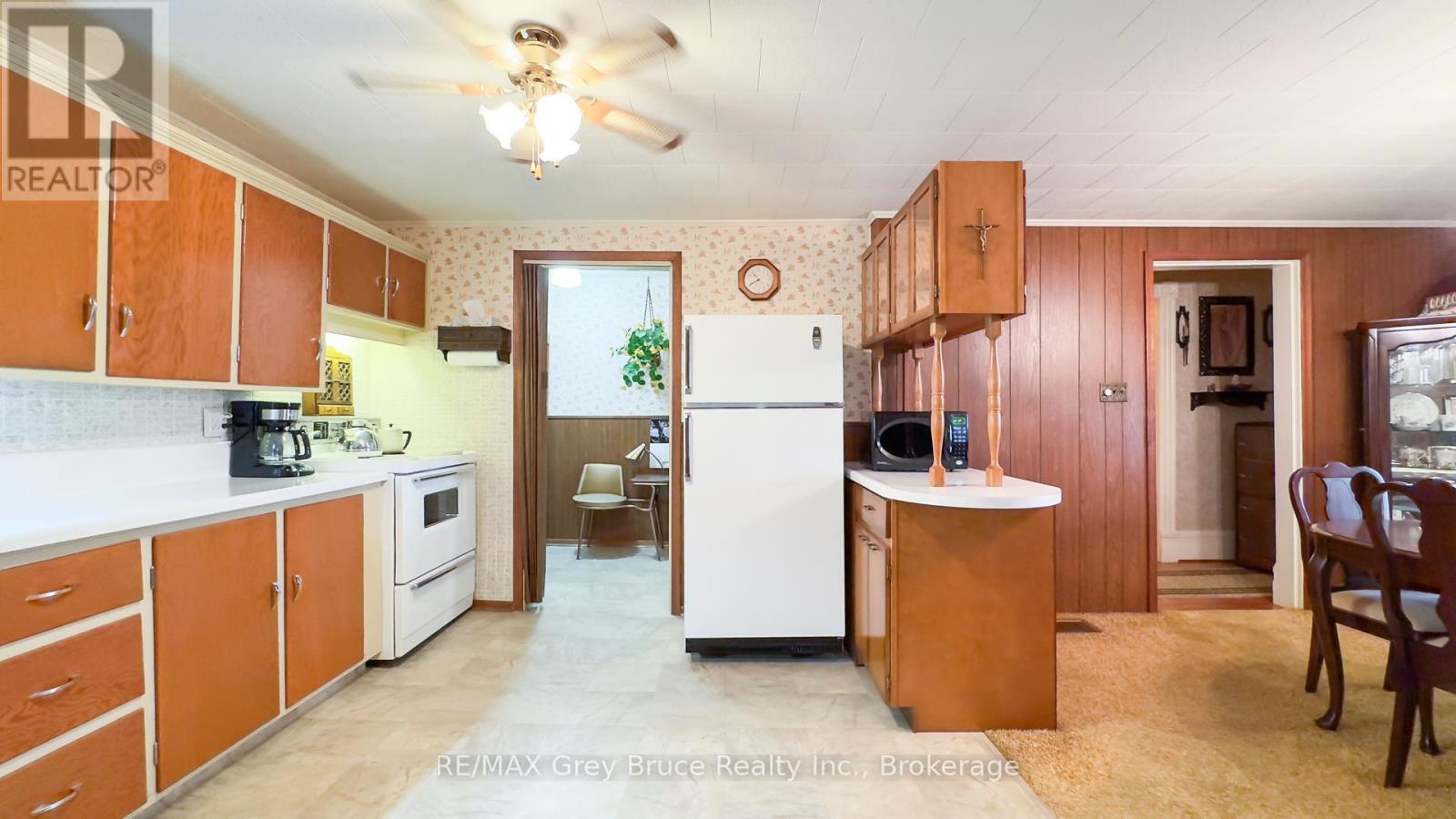 500064 Grey Road 12, West Grey, Ontario  N0C 1H0 - Photo 8 - X12268085