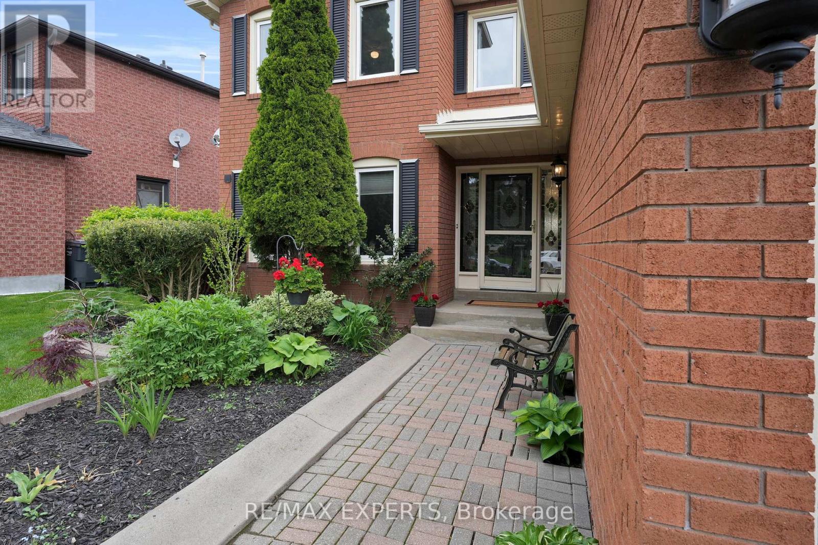 Property at 60 TAYLORWOOD AVENUE image 5